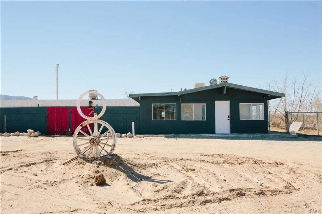 ♪♪ JOSHUA TREE MODERN — 82983 Twentynine Palms, 29 Palms, CA 92277